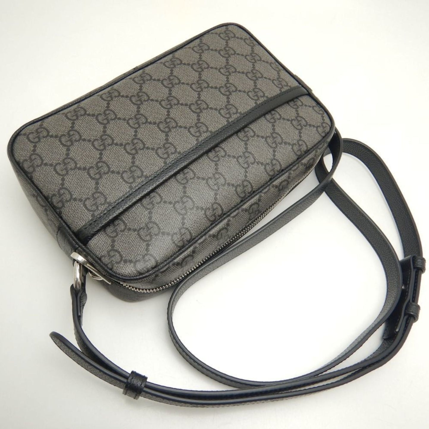 Gucci Black Gg Supreme Canvas Shoulder Bag ( )