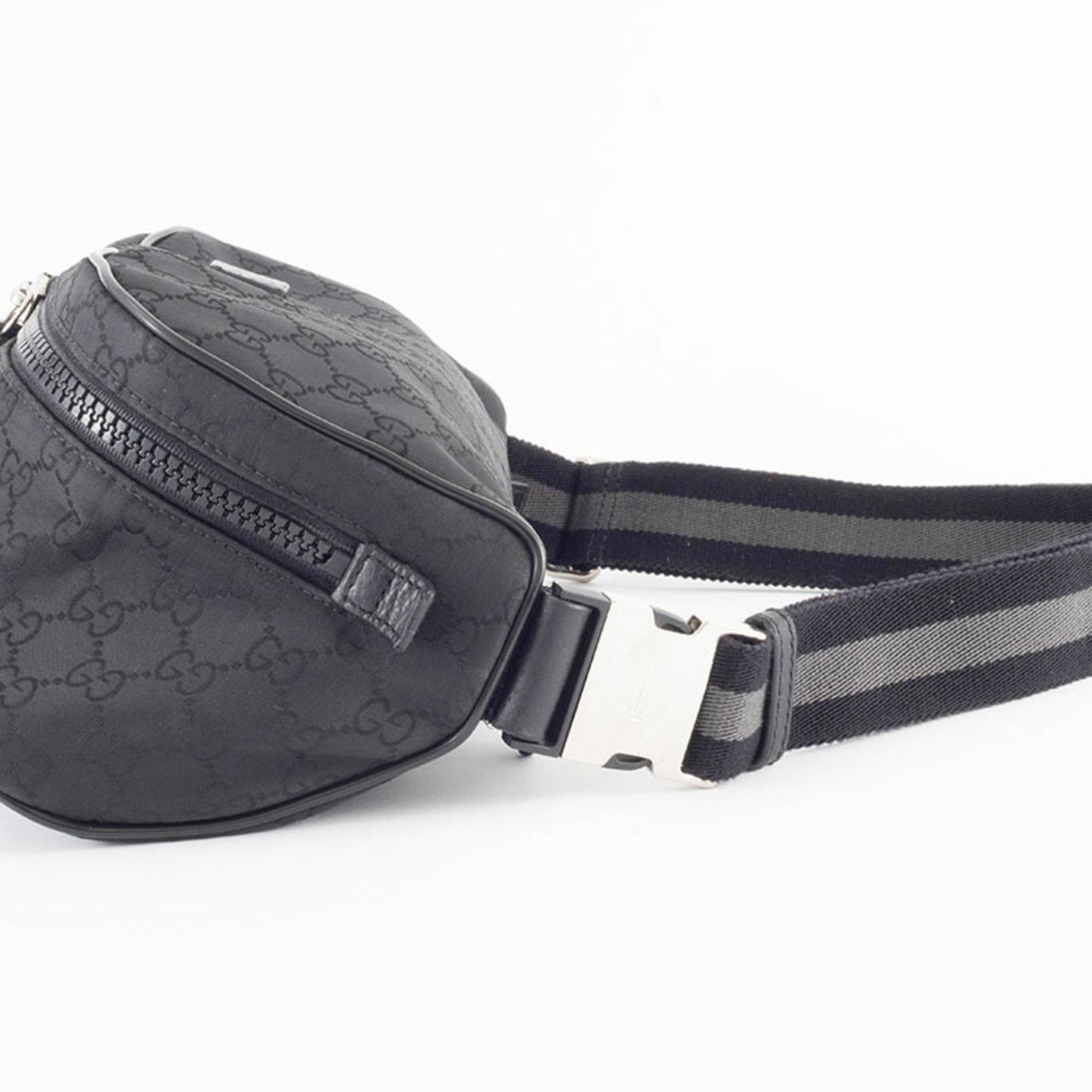 Gucci Black Nylon Pochette Shoulder Bag Sling Bag ( )