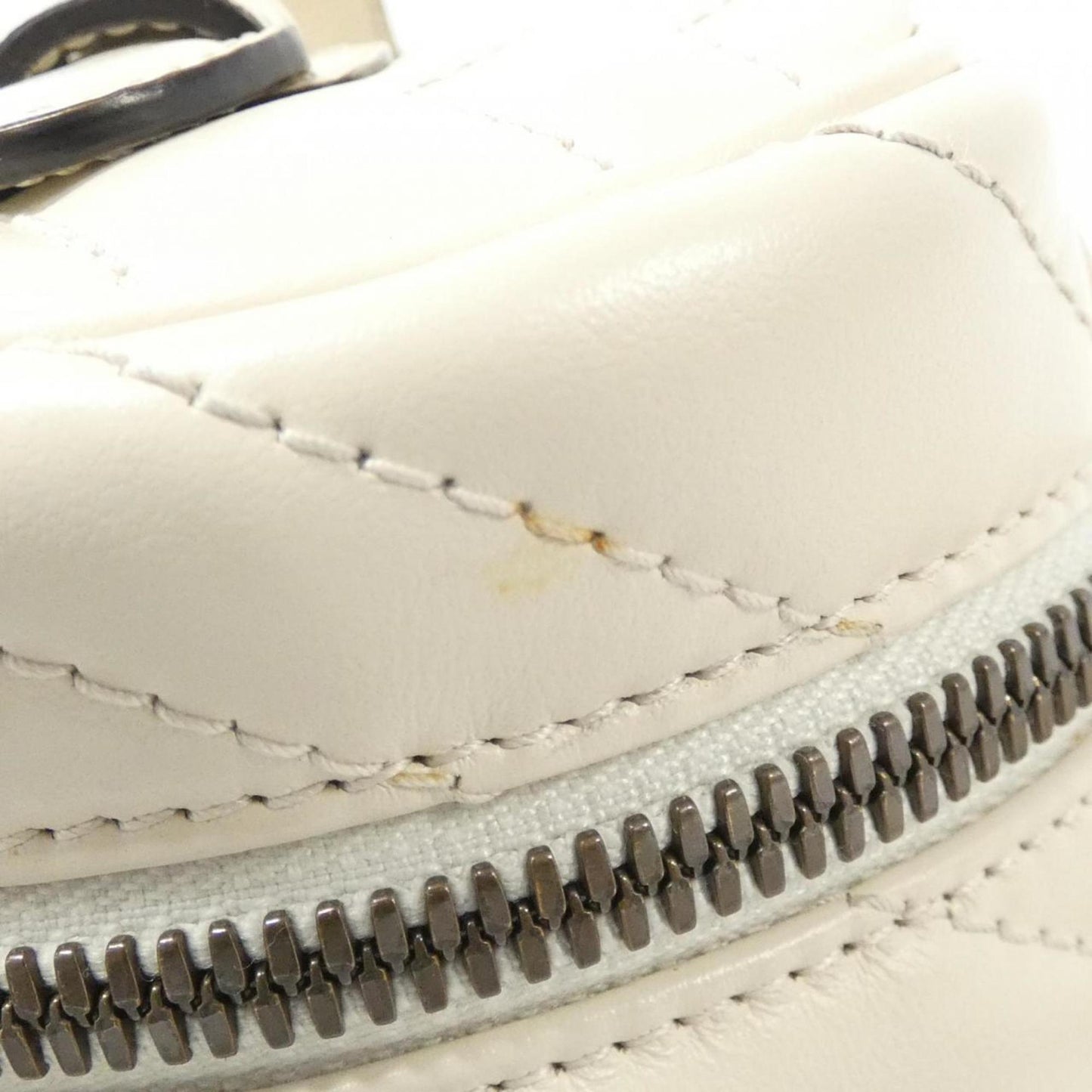 Gucci Off-White Leather Backpack ( )