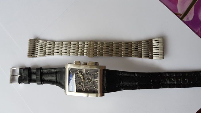 Gucci -8600M Chronograph - Men - 2011-present