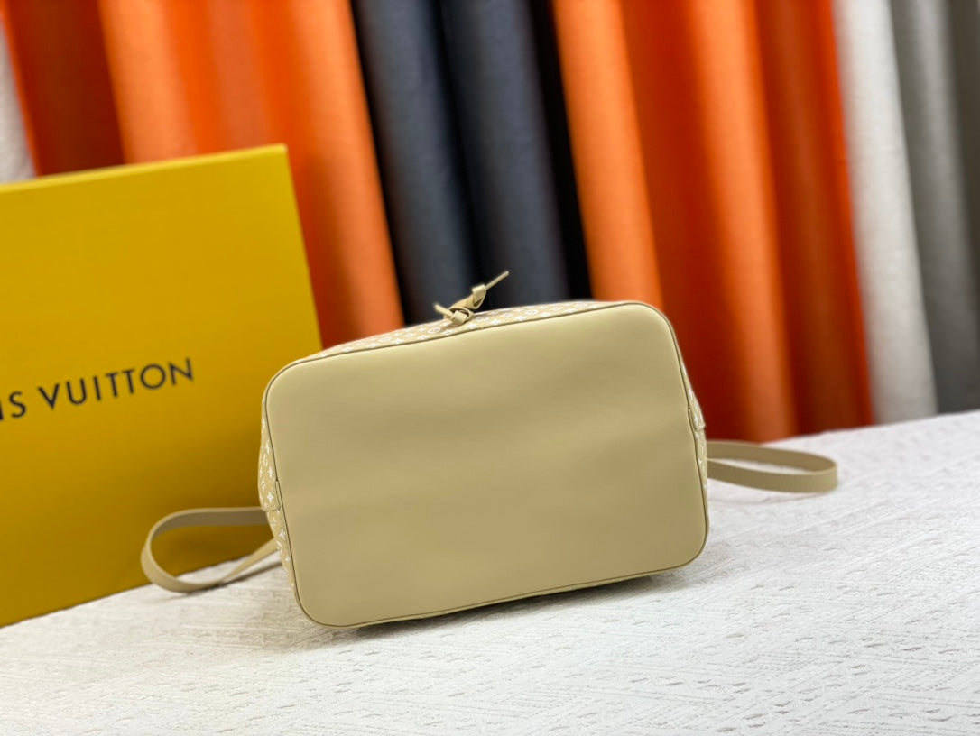 EN - Luxury Bags LUV 872