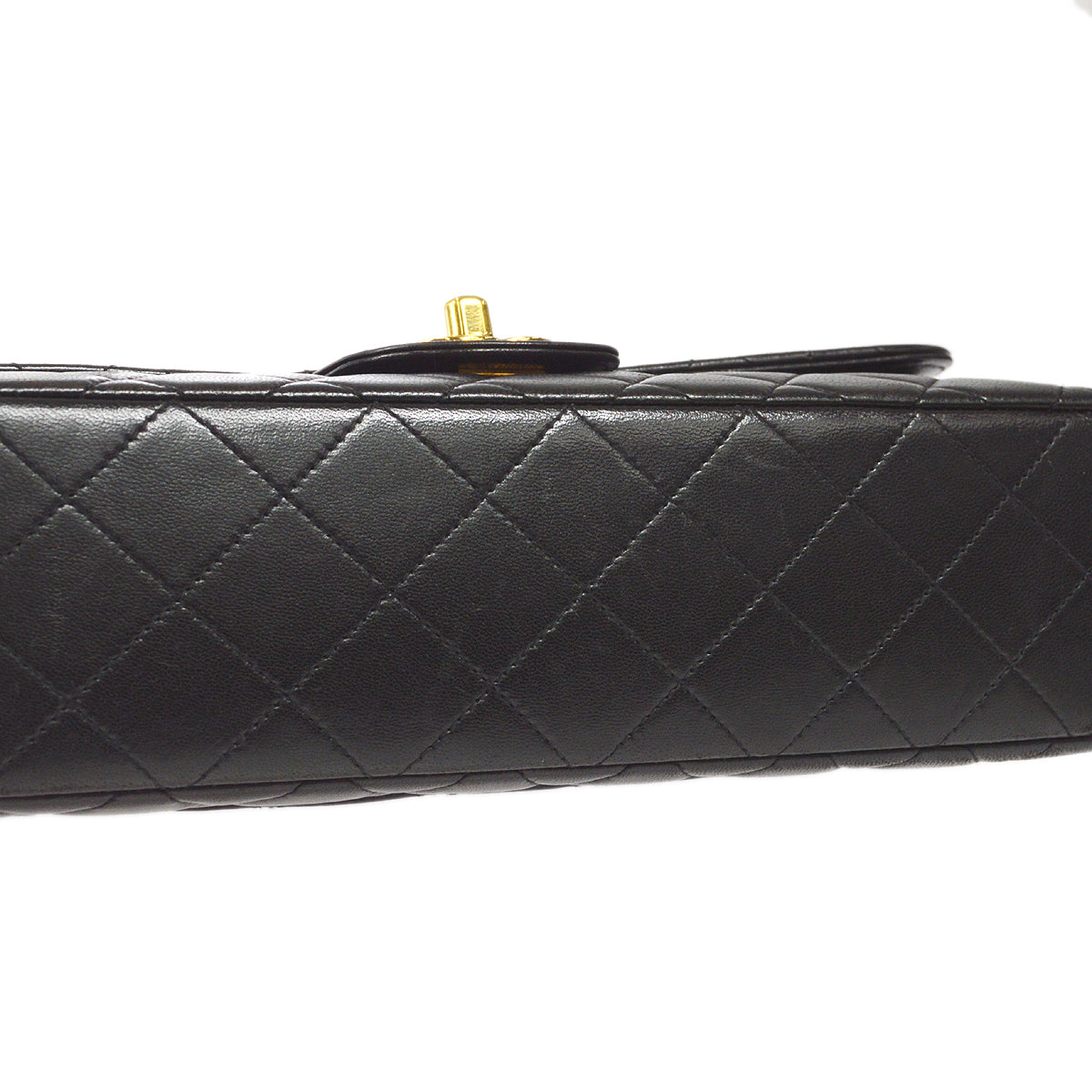 CHANEL Classic Single Flap Medium Handbag Black Lambskin 22577