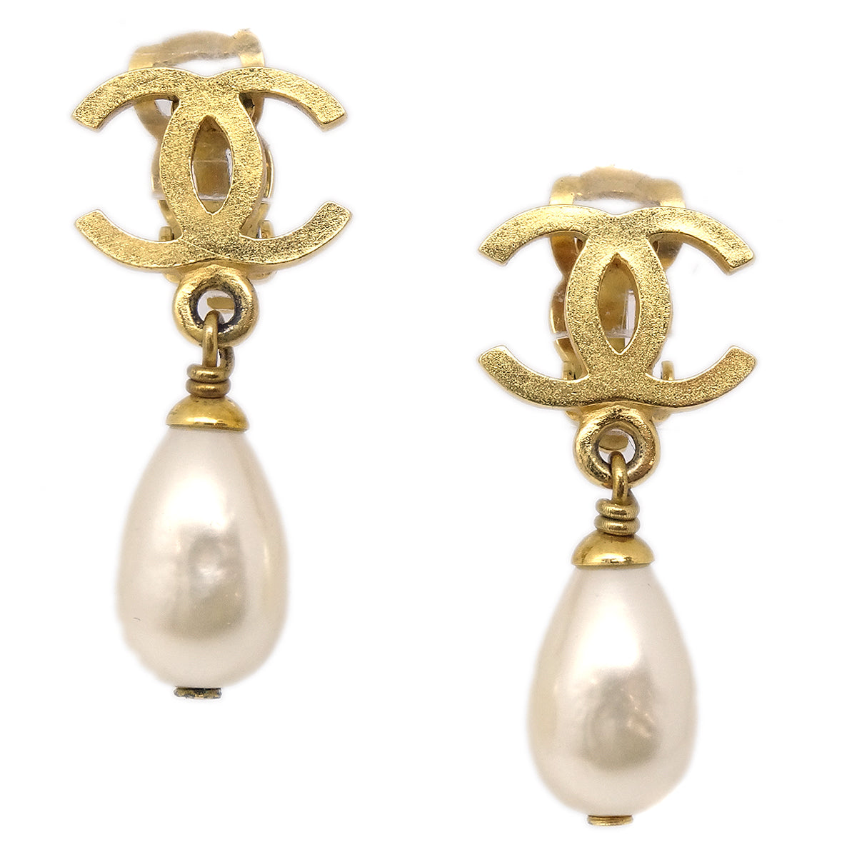 CHANEL 1997 Teardrop Faux Pearl CC Earrings Gold 97P 78808