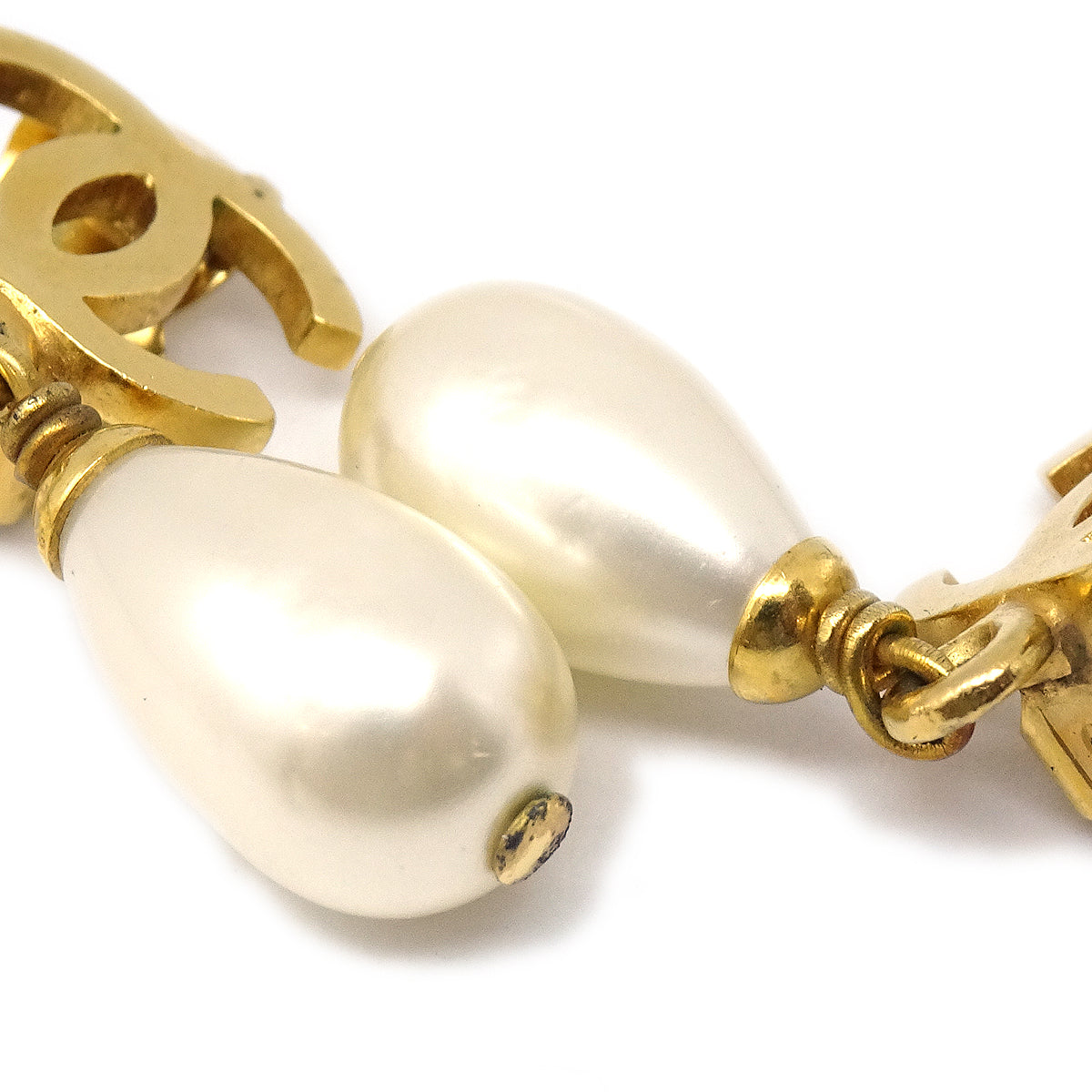 CHANEL 1997 Teardrop Faux Pearl CC Earrings Gold 97P 78808
