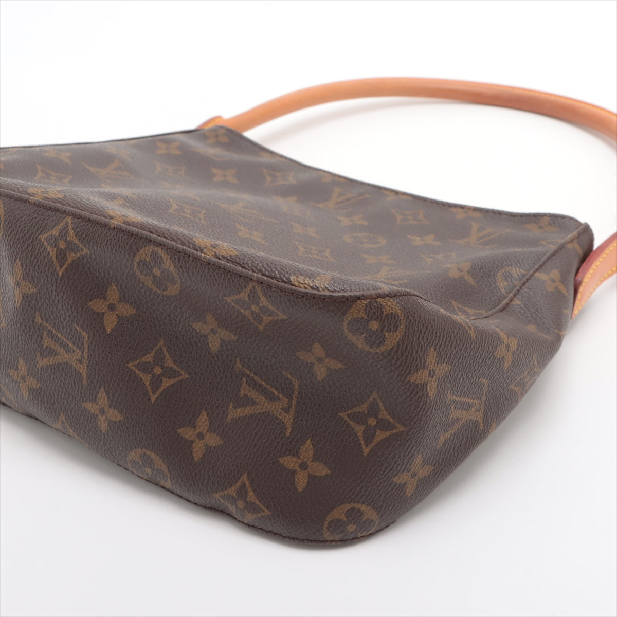 LOUIS VUITTON Looping MM Shoulder Bag in Monogram M51146
