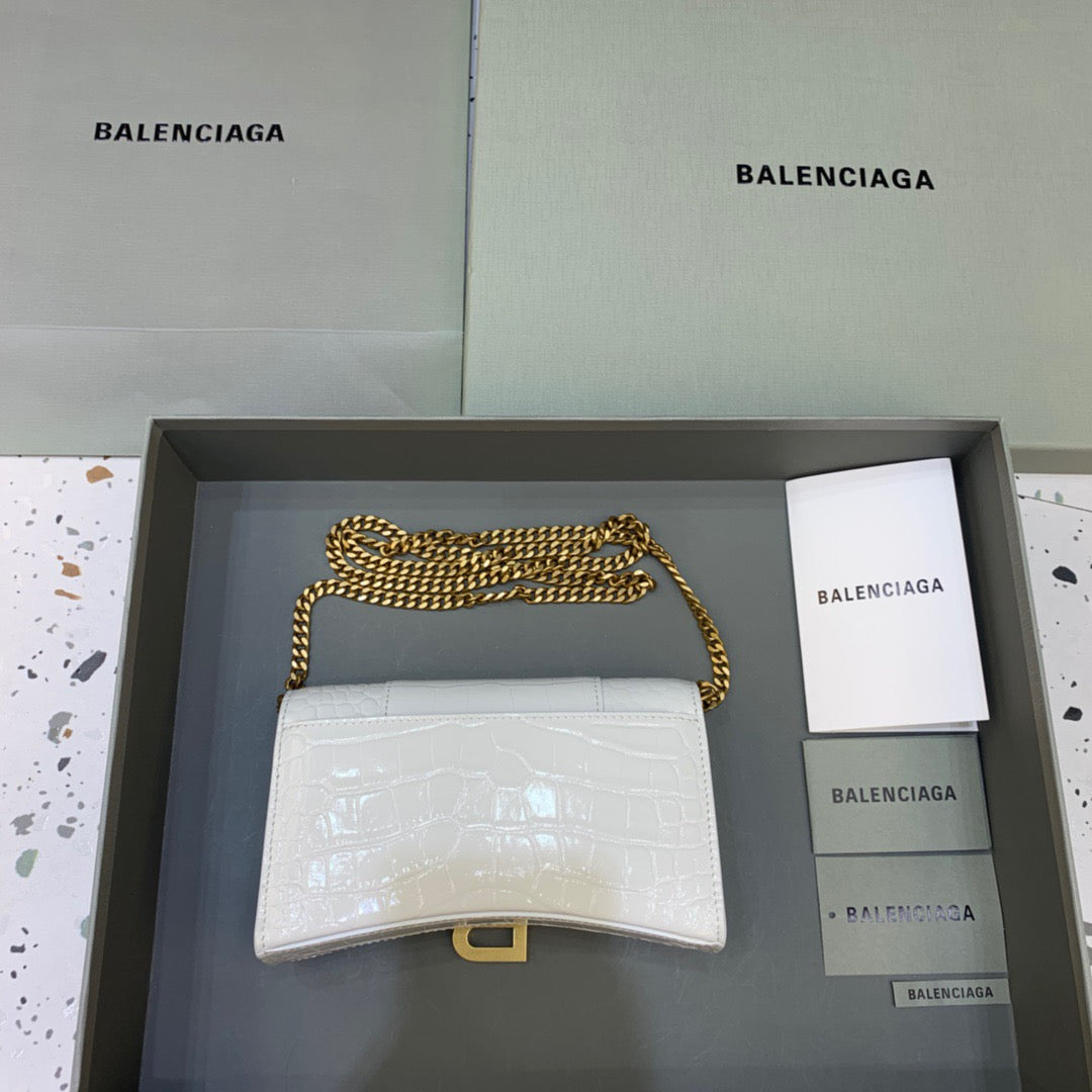 Top Quality Hourglass Wallet On Chain in White, For Women,  Bags 7.6in/19cm 6560501LRGM9016