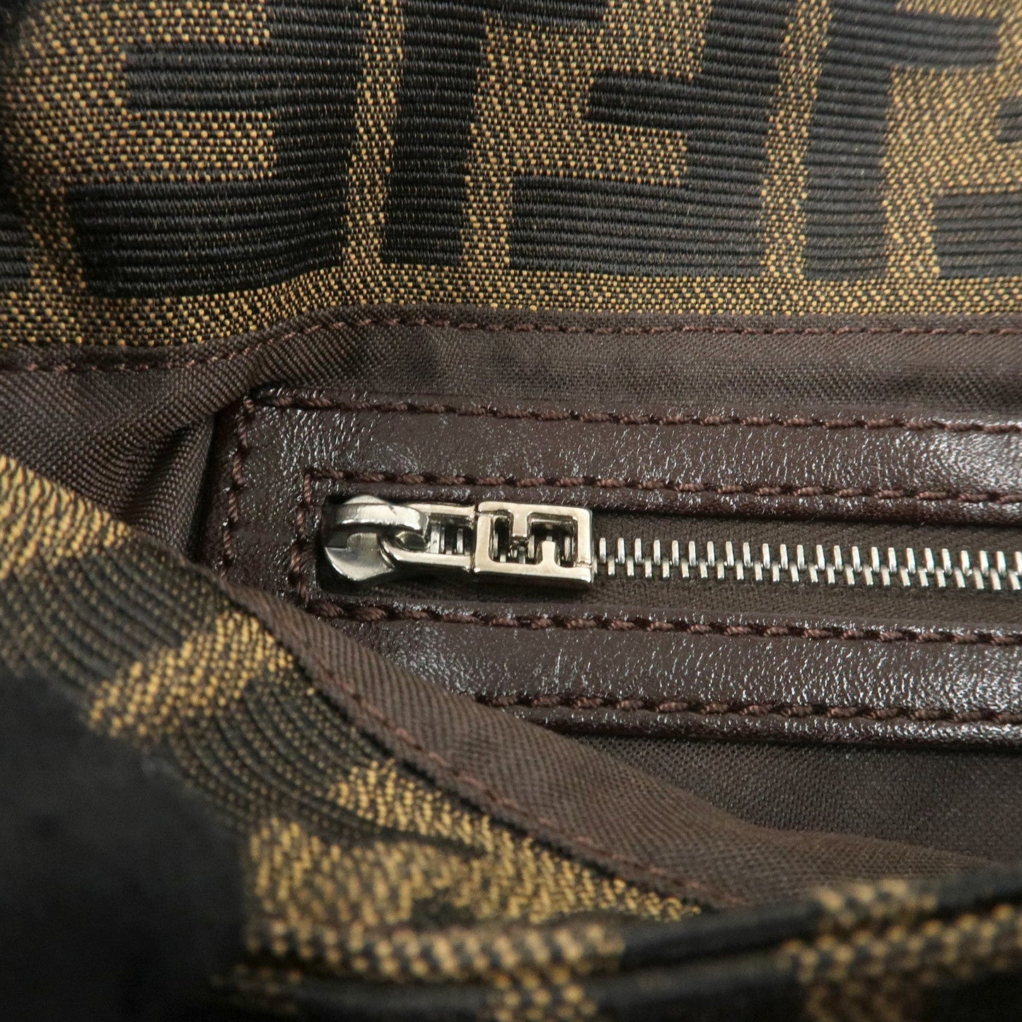 FENDI Mamma Baguette Zucca Canvas Shoulder Bag Brown Black 26424  d