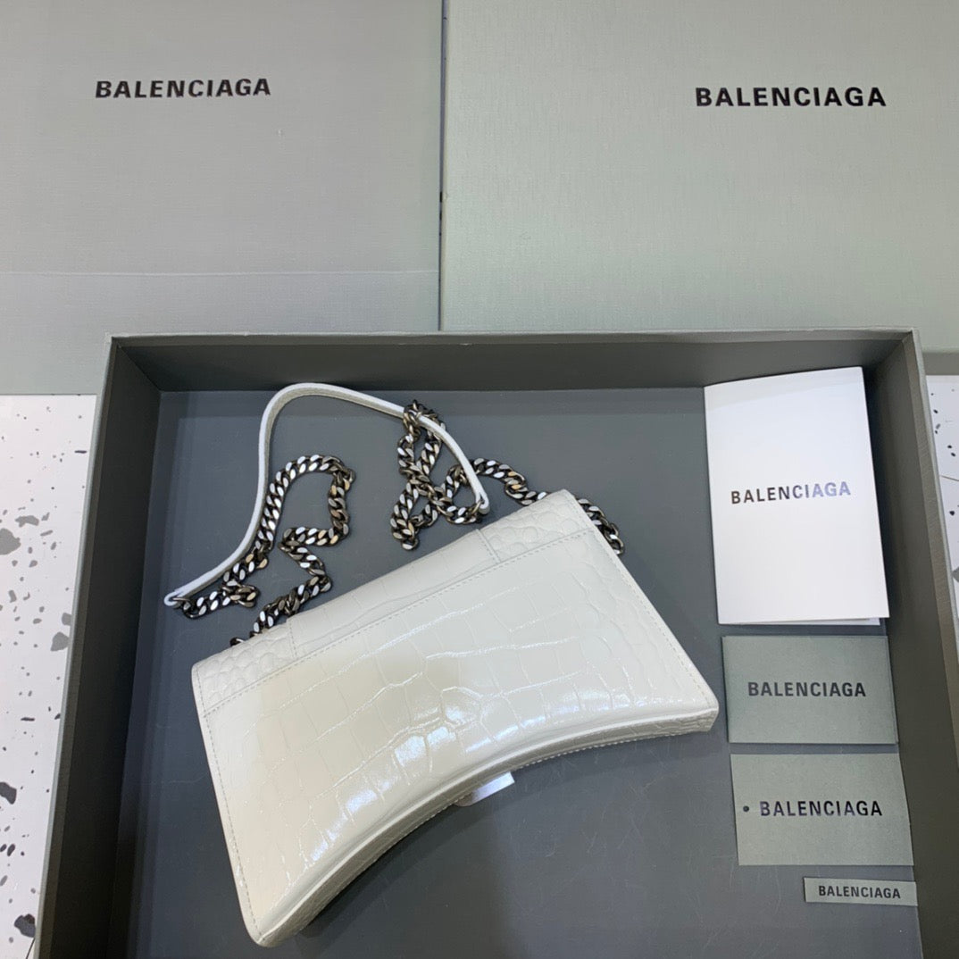 Top Quality Hourglass Wallet On Chain in White, For Women,  Bags 9in/23cm