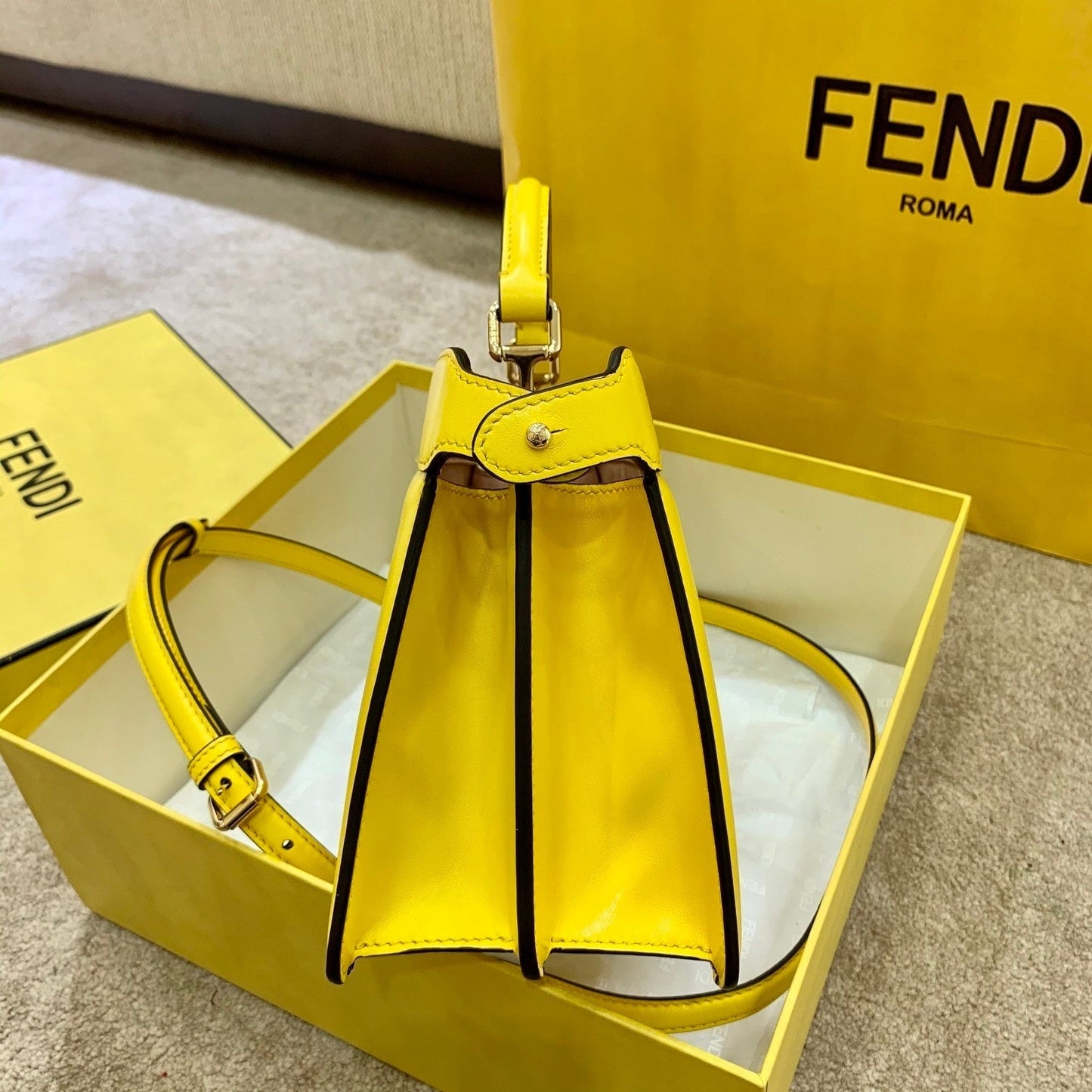 Top QualityTop Quality Peekaboo ISeeU East-West Yellow For Women, Women’s Handbags 11in/29cm FF 8BN323