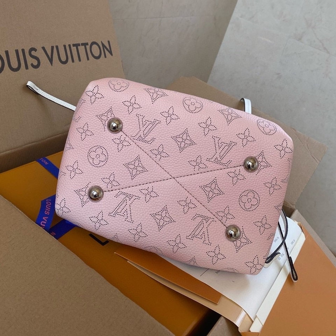 Top Quality Bella Bucket Bag Pink For Women,  Shoulder And Crossbody Bags 7.5in/19cm Top Quality M57855
