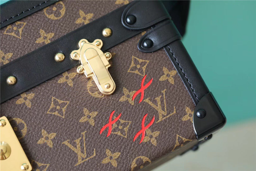 Top Quality Petite Malle East-West Monogram Canvas By Nicolas Ghesquiere For Women,  Shoulder And Crossbody Bags 27cm/10.6in Top Quality M46120