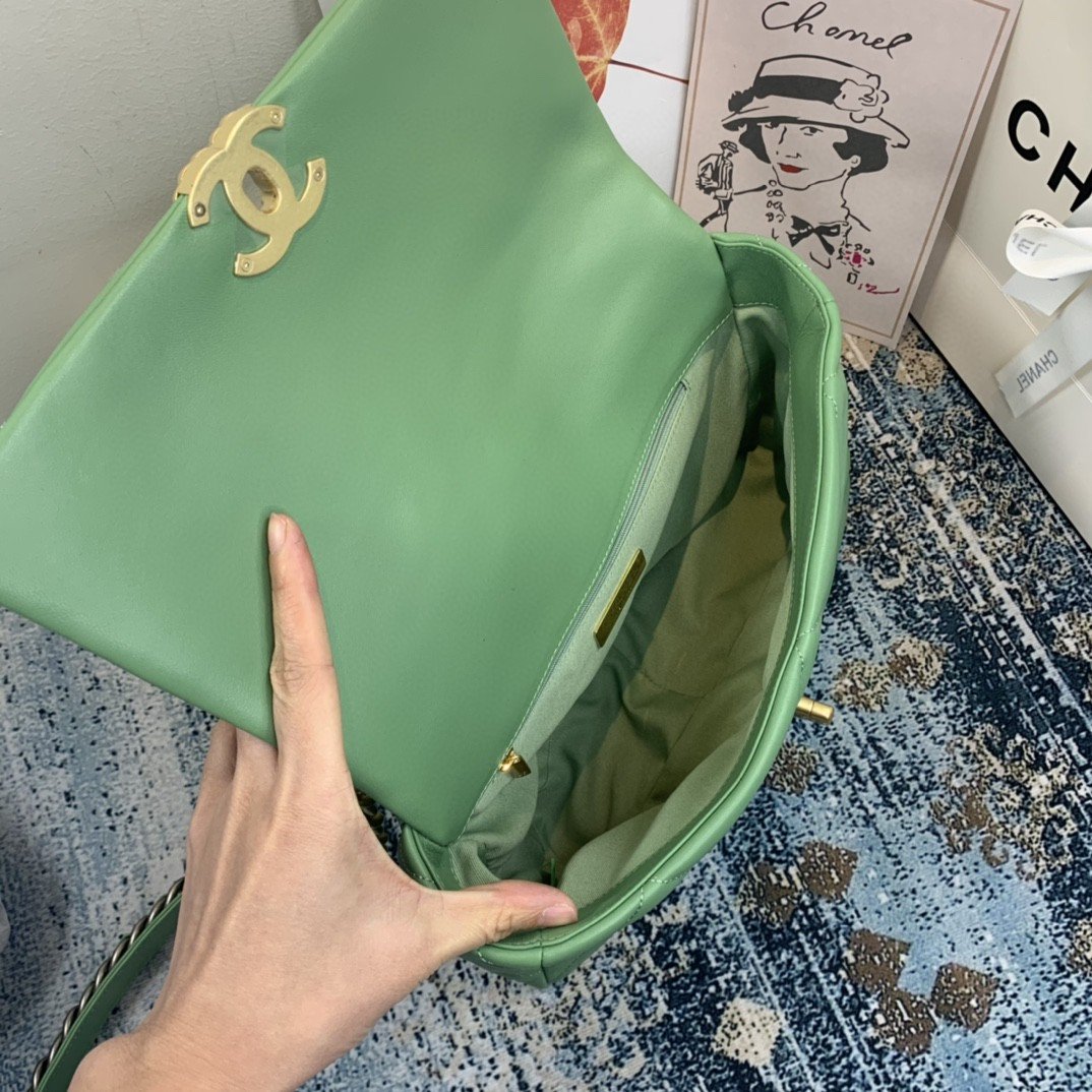 CHL 19 Flap Bag Gold Hardware Green For Women, Women’s Handbags, Shoulder Bags 10in/26cm AS1160