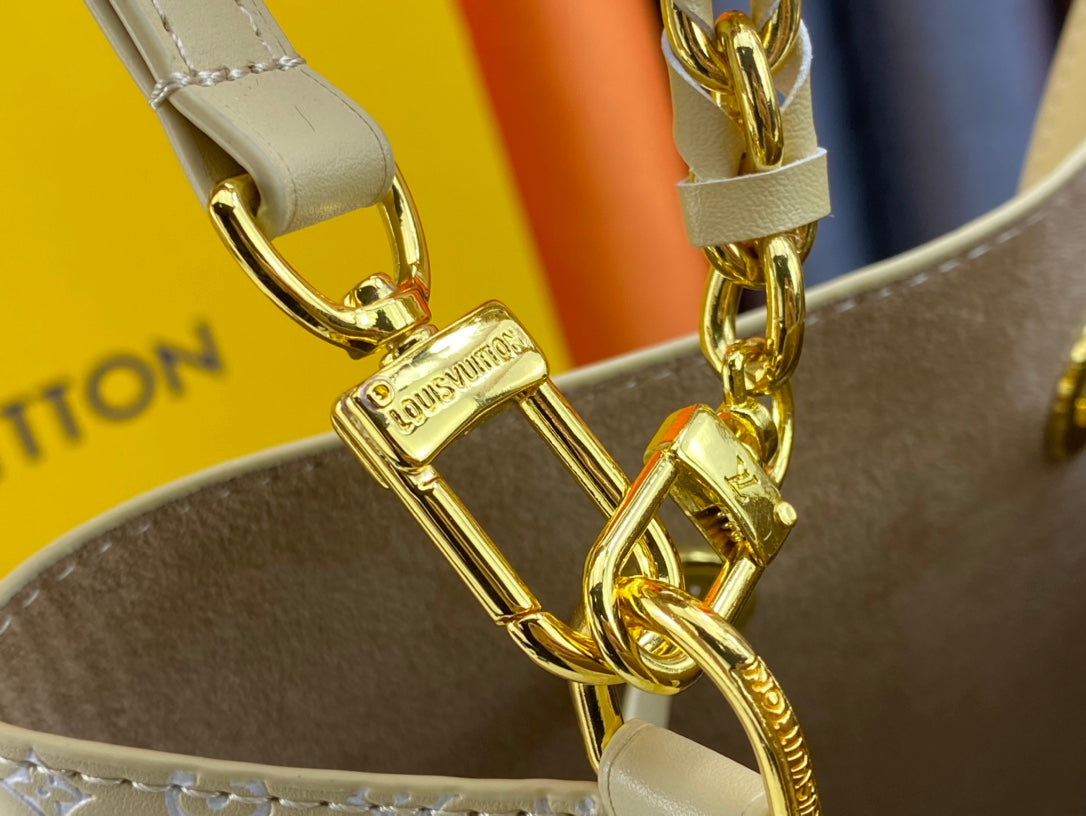 EN - Luxury Bags LUV 872