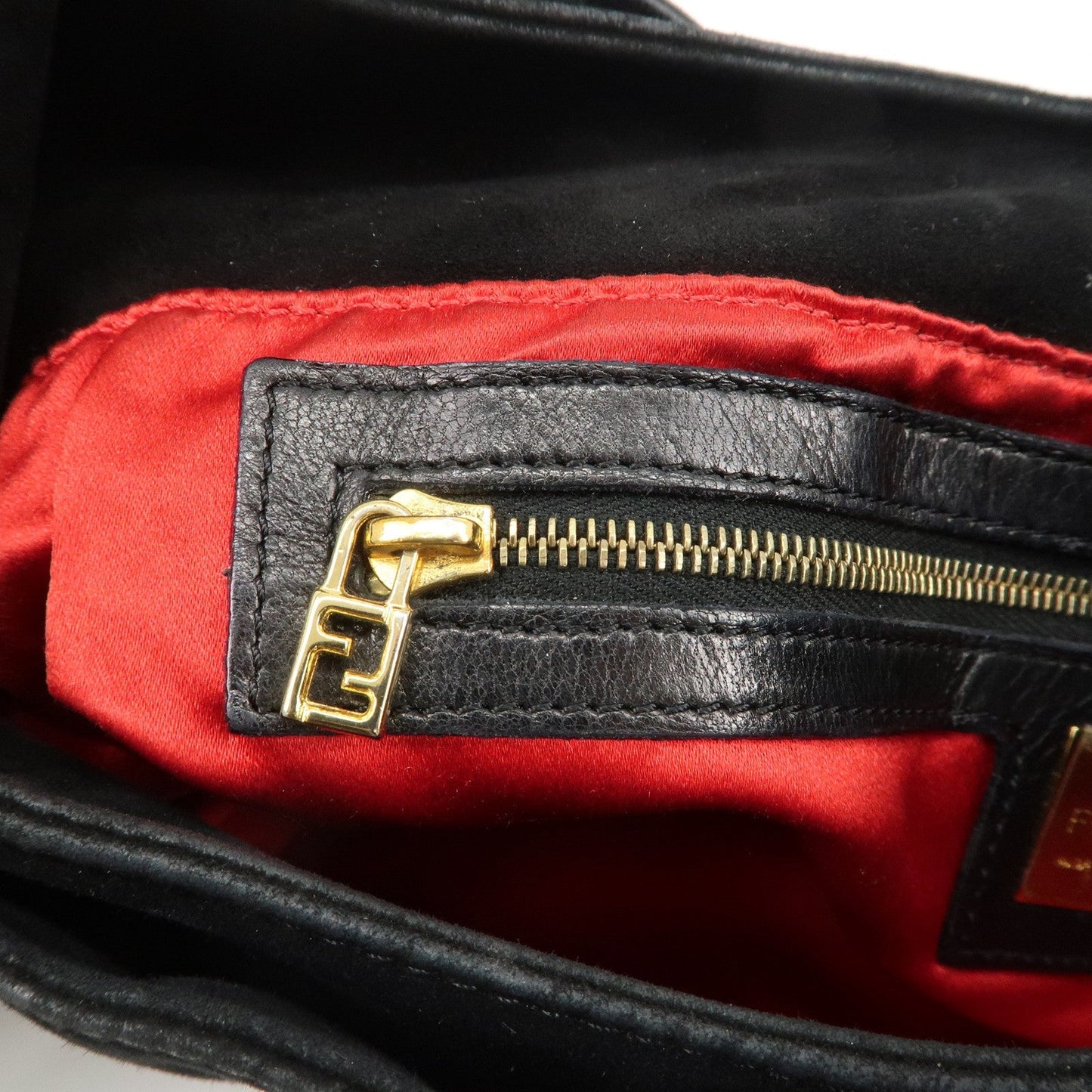 FENDI Suede Leather Shoulder Bag Black 26569  d