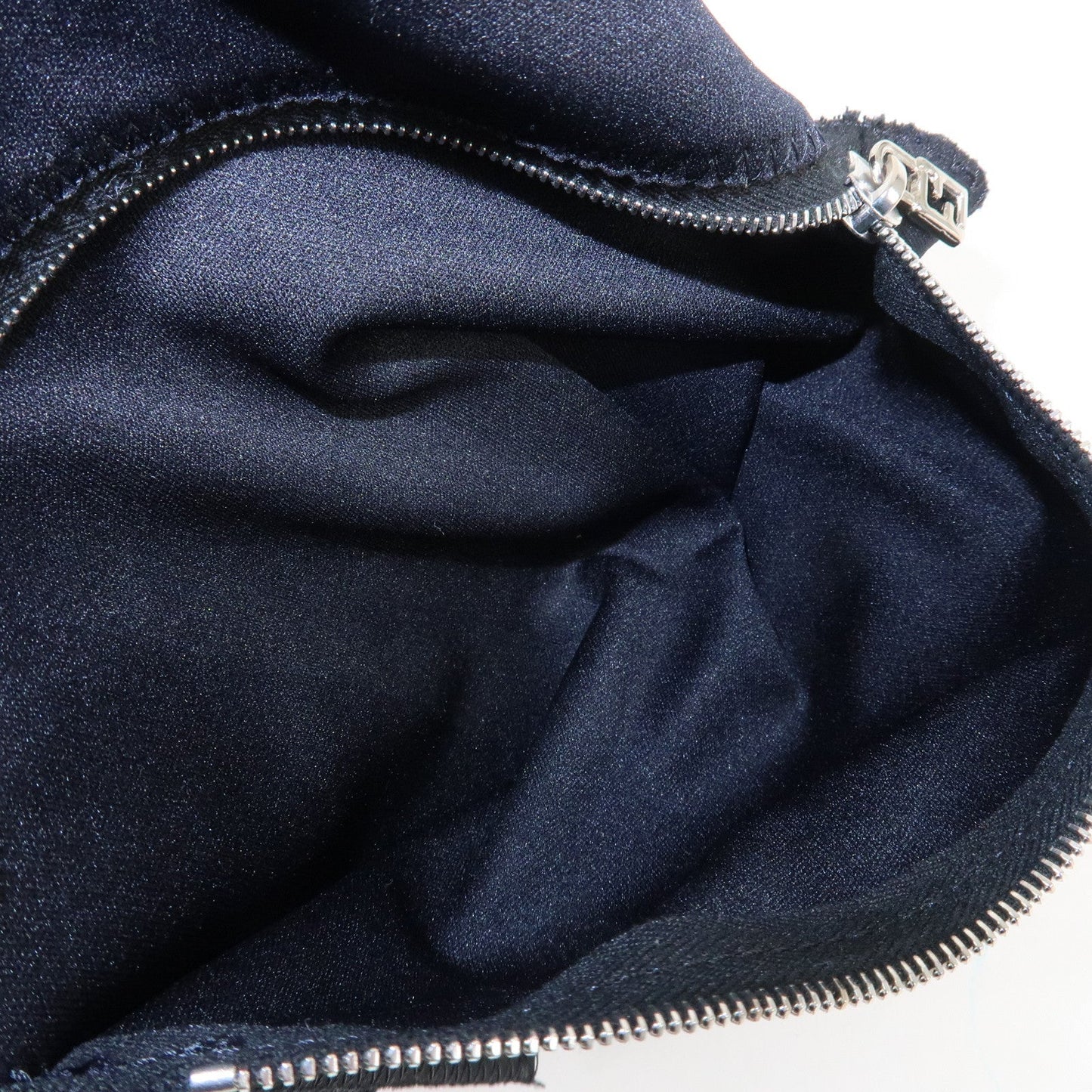 FENDI Mamma Baguette Nylon Jersey Leather Shoulder Bag Black  d