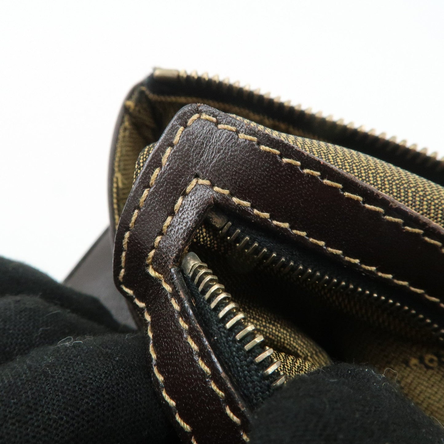 FENDI Zucca Canvas Leather Hand Bag Brown Black  d