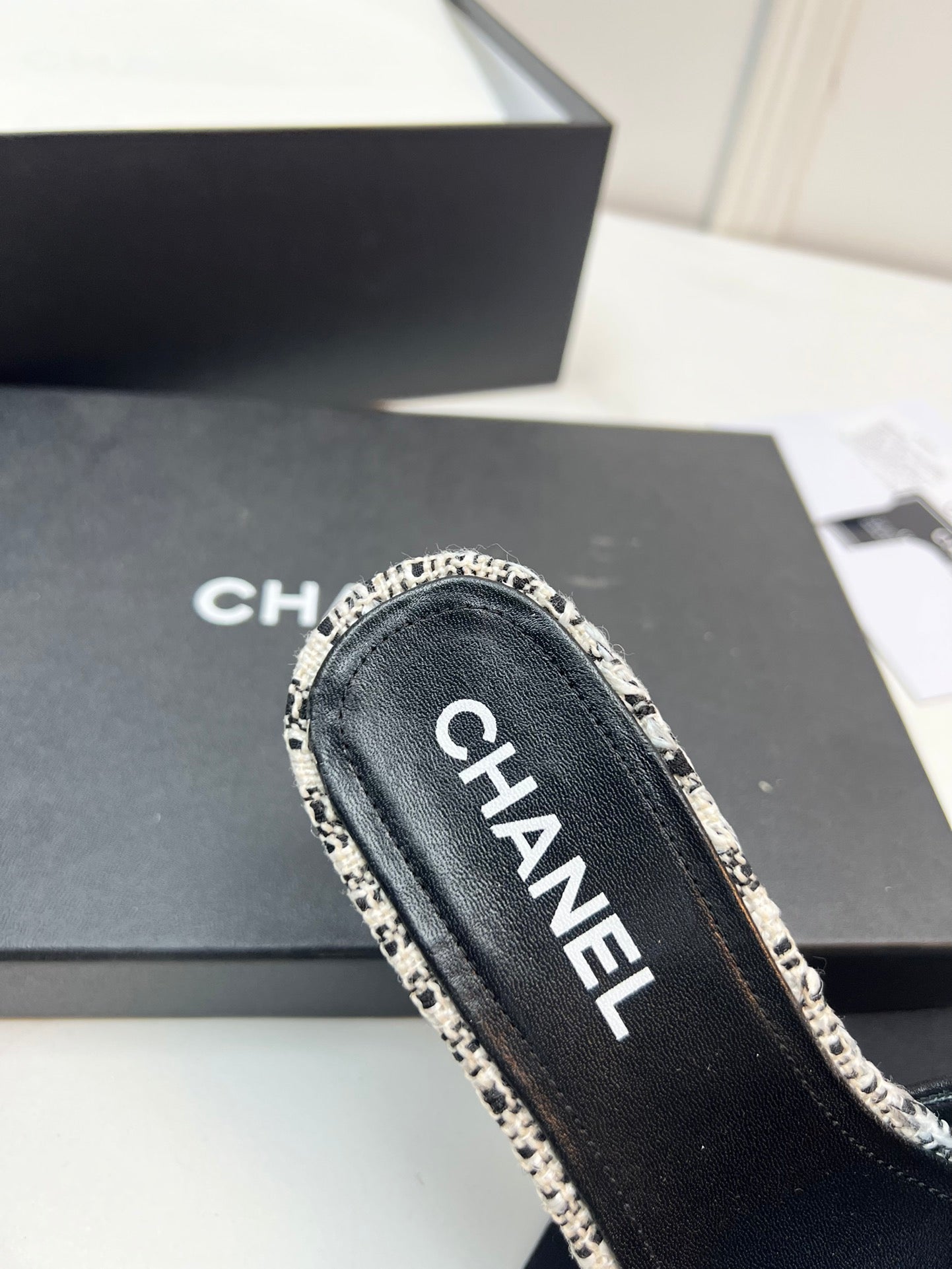 New 1:1 rep CHL High Heel Shoes 060