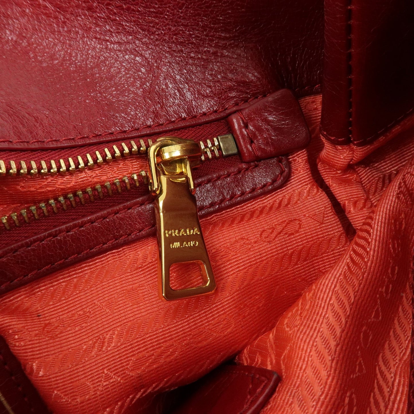 PRADA Logo Leather One Shoulder Bag Red BR4829  d