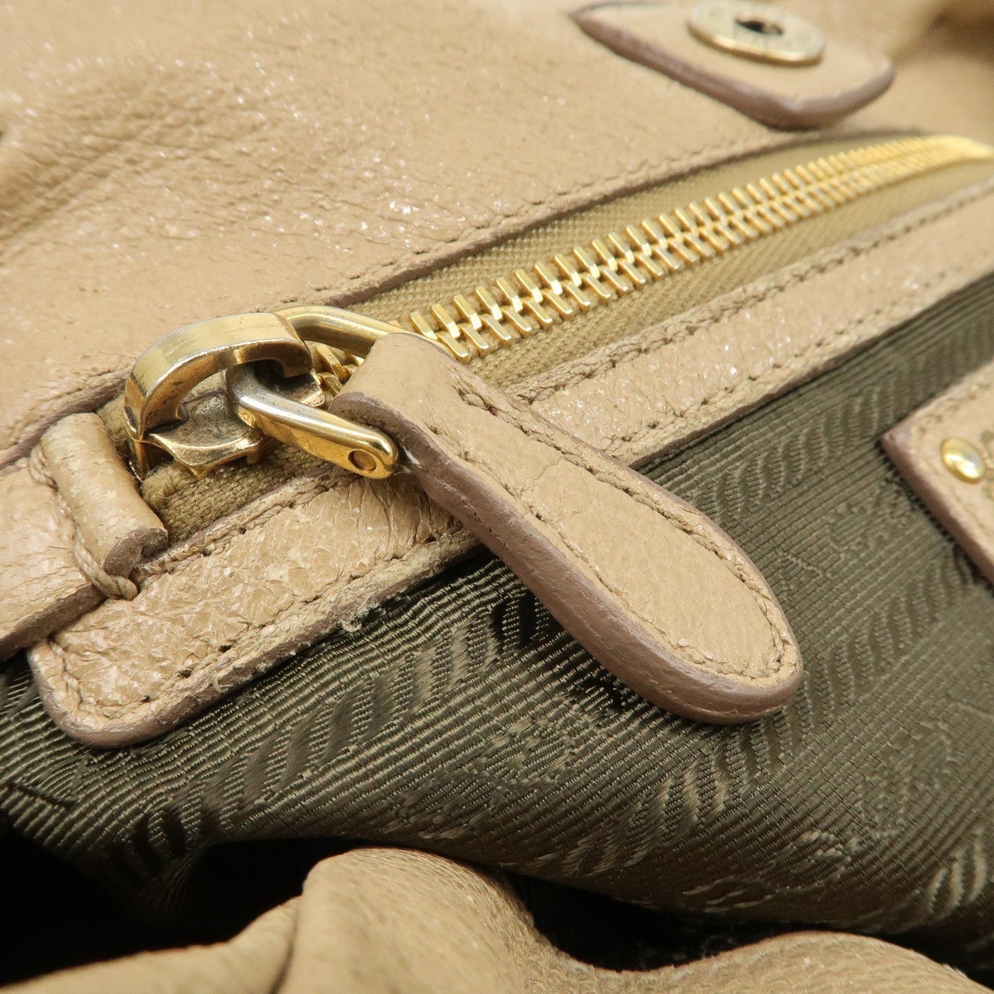 PRADA Leather Chain Shoulder Bag Beige  d