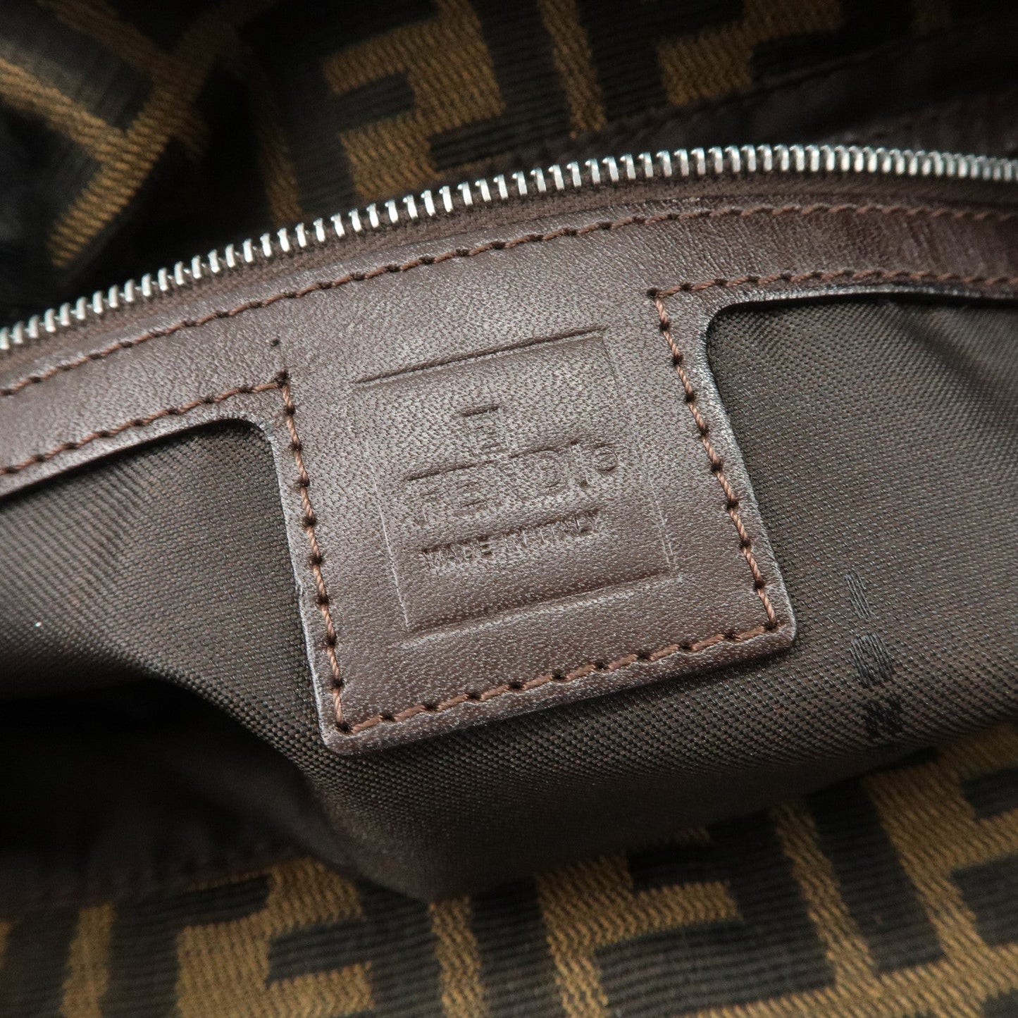 FENDI Zucca Canvas Leather Shoulder Bag Brown Black 26725  d