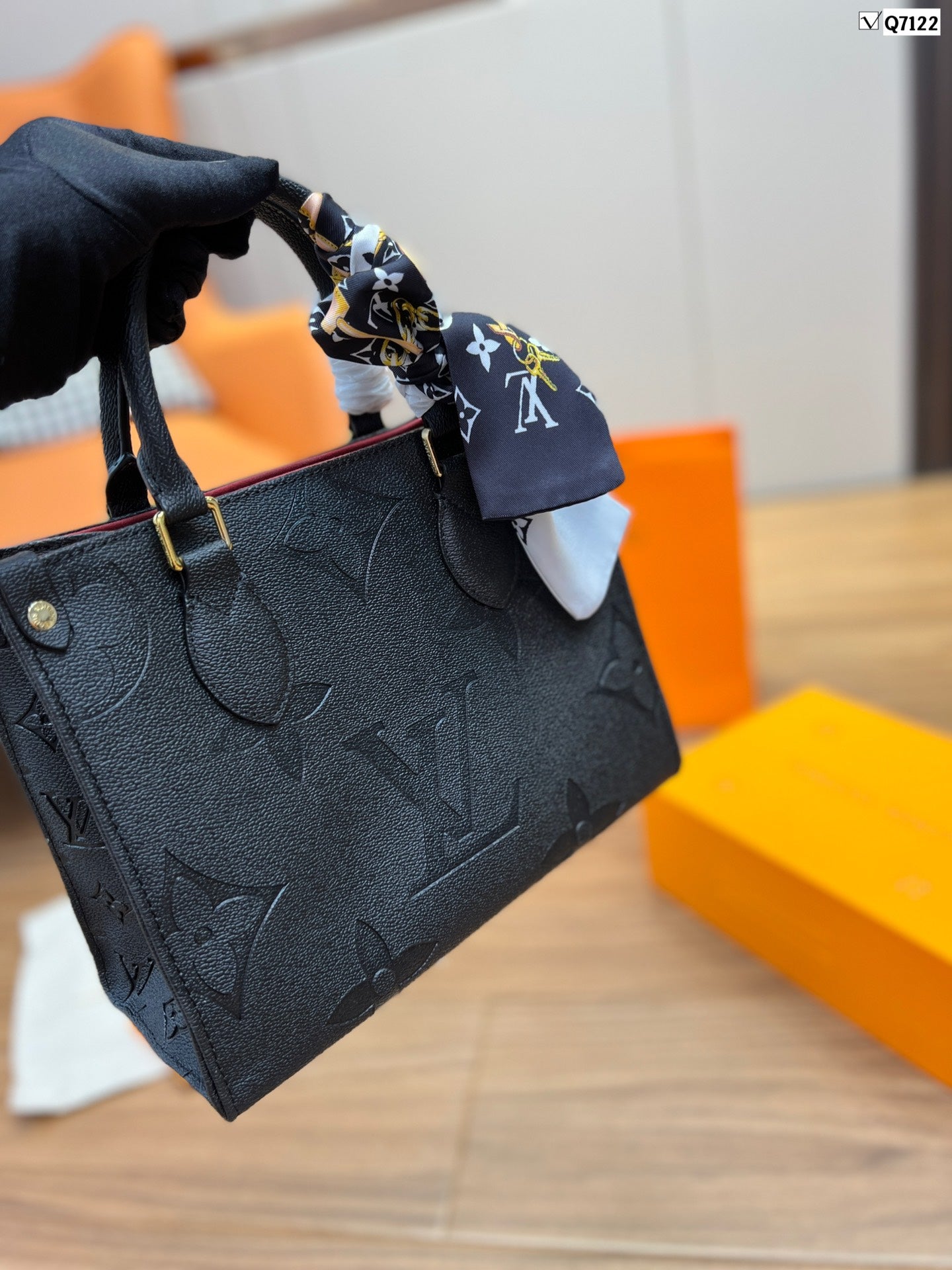 EN - New 1:1 rep Lux Bags LUV 533