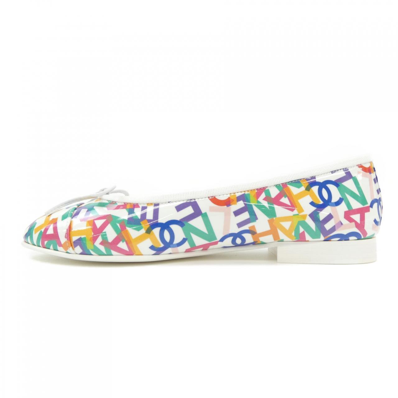 Chanel G45387B15164 Printed Patent Lambskin Flat Shoes