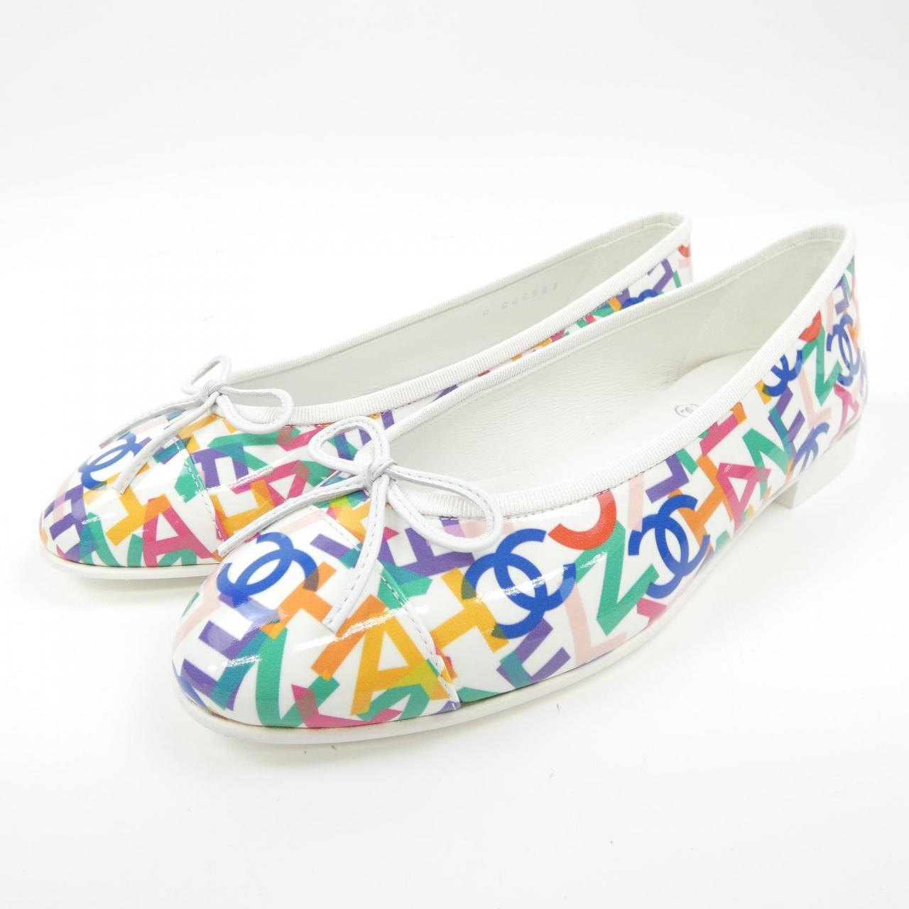 Chanel G45387B15164 Printed Patent Lambskin Flat Shoes