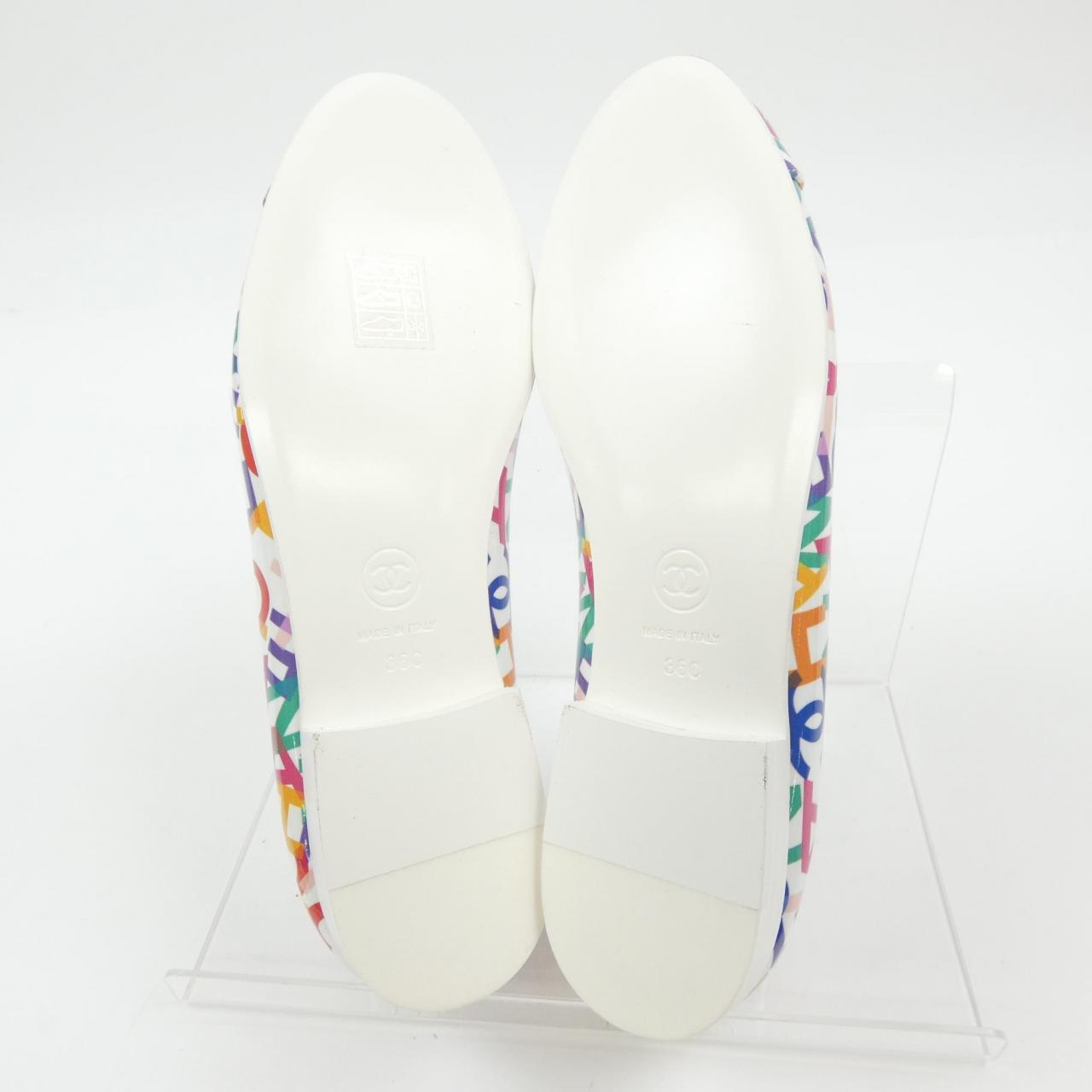 Chanel G45387B15164 Printed Patent Lambskin Flat Shoes