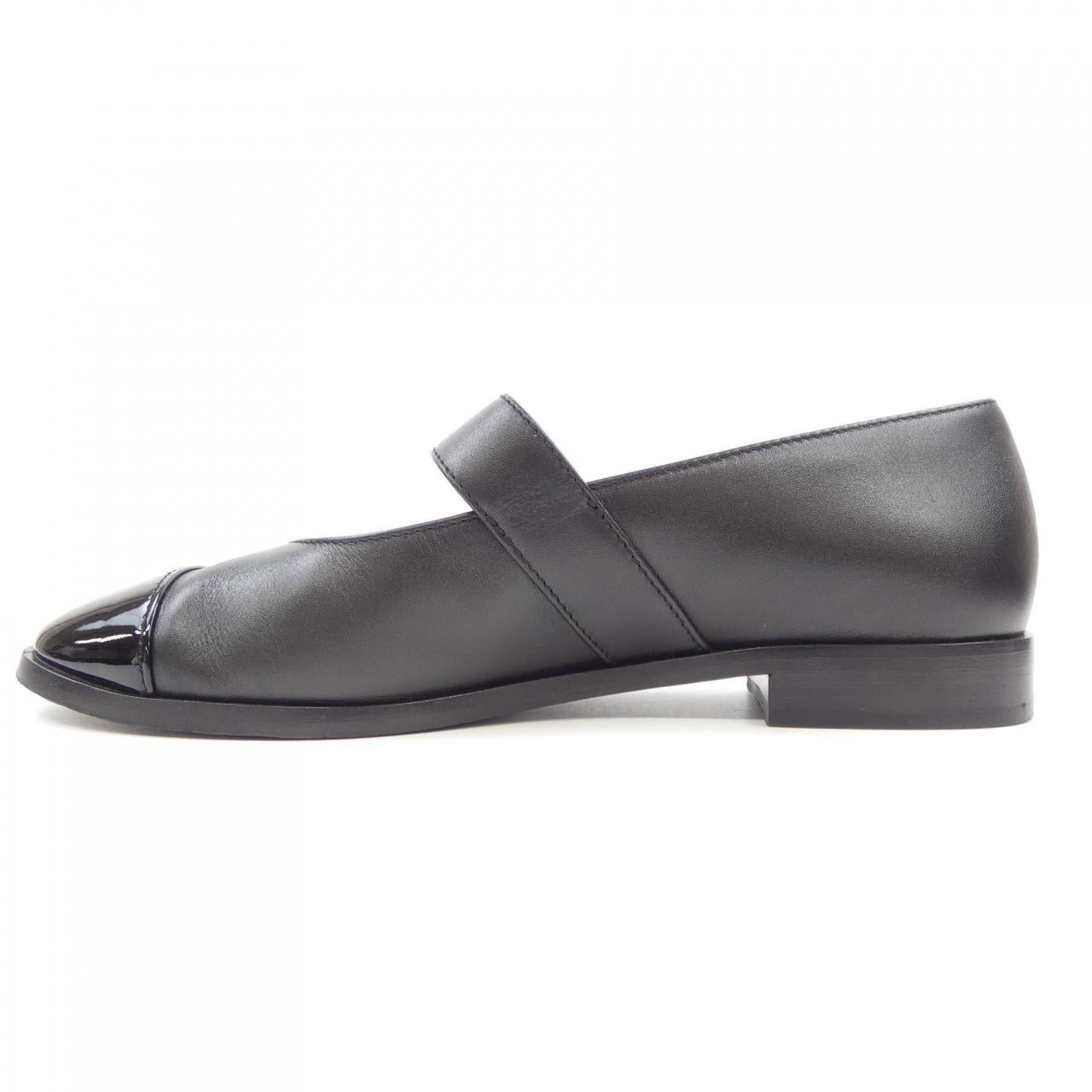 Chanel G45280B15786 Calfskin Flat Shoes