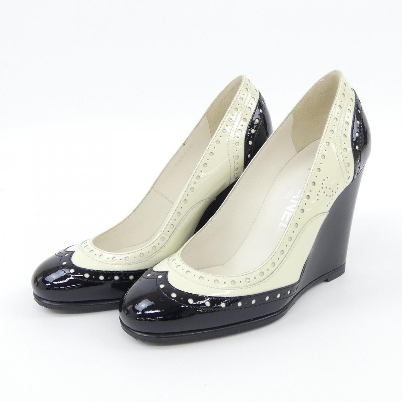 Chanel G31216X09101 Patent Calfskin Shoes