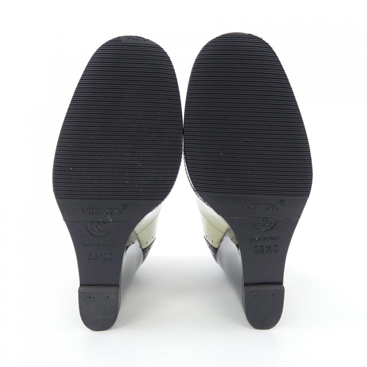 Chanel G31216X09101 Patent Calfskin Shoes