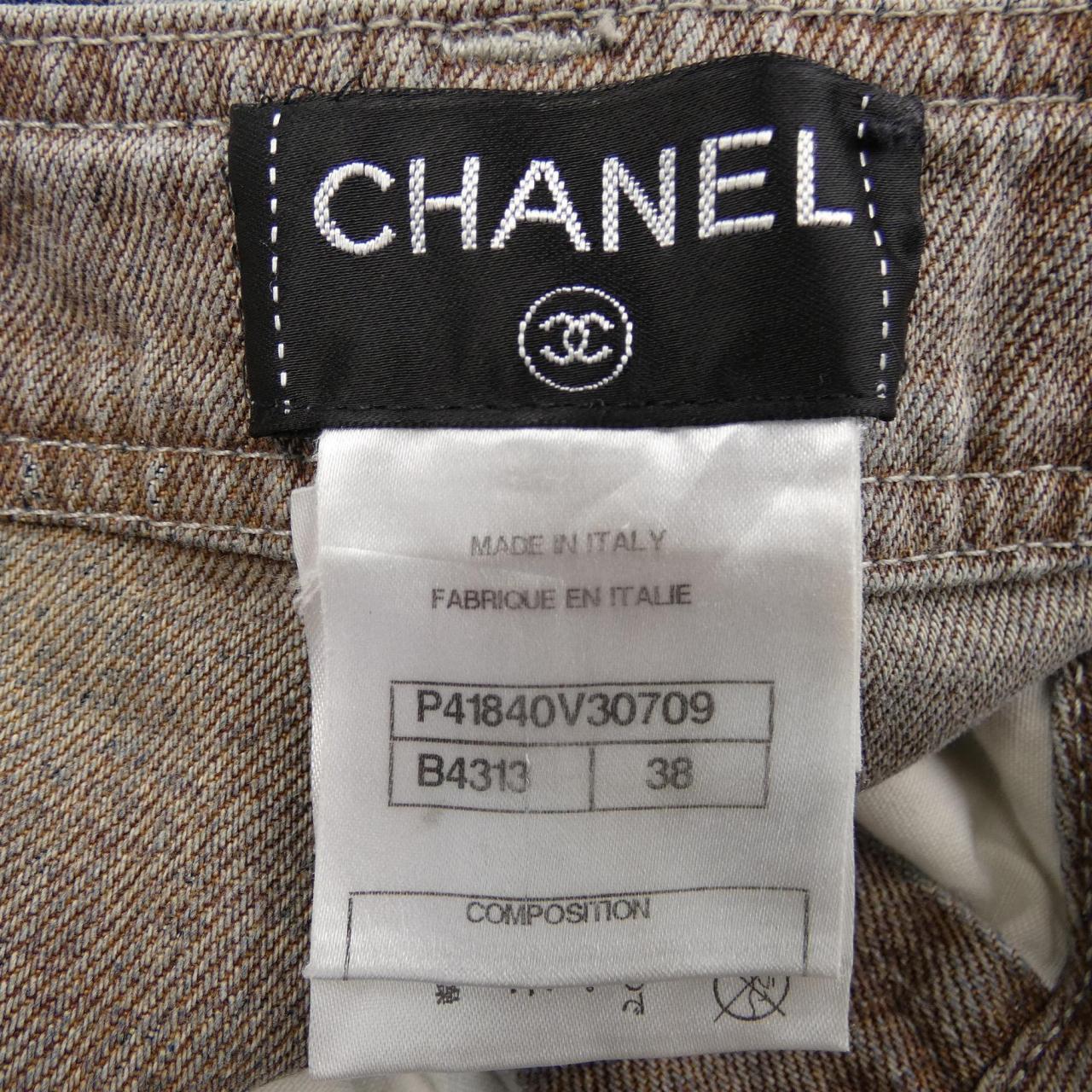 Chanel P41840V30709 Jeans
