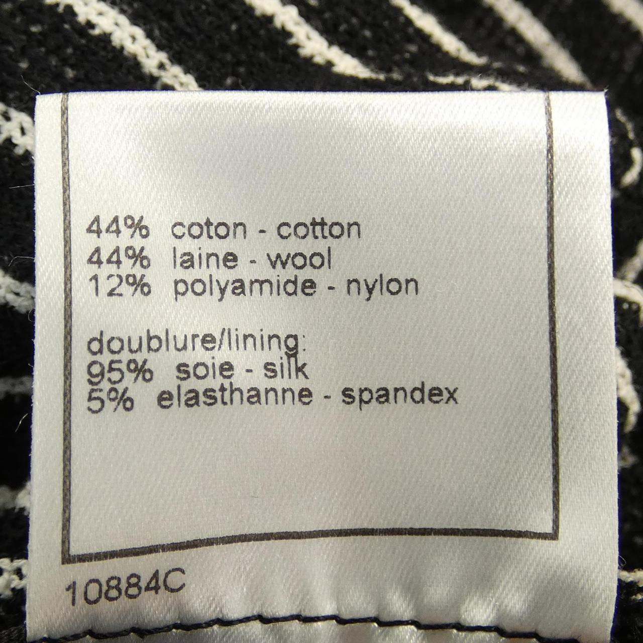 Chanel P16918V09428 01C Coat