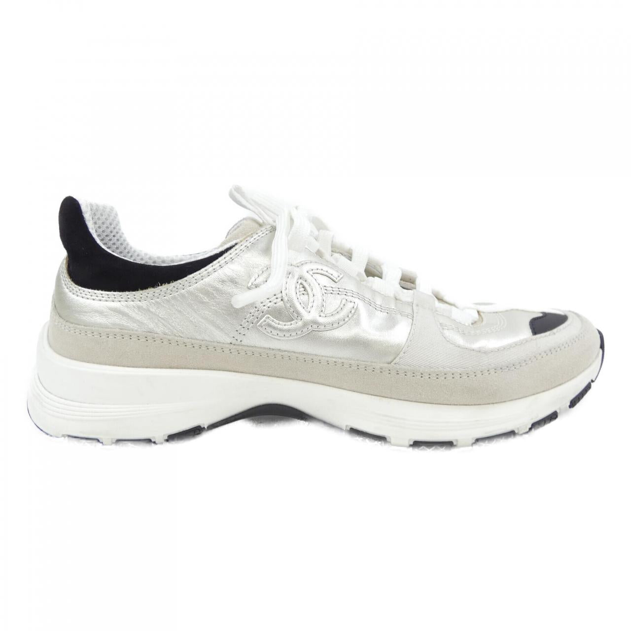 Chanel METIERS D'ART Laminated Calfskin Suede Calfskin Sneakers