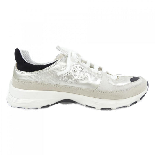 Chanel METIERS D'ART Laminated Calfskin Suede Calfskin Sneakers