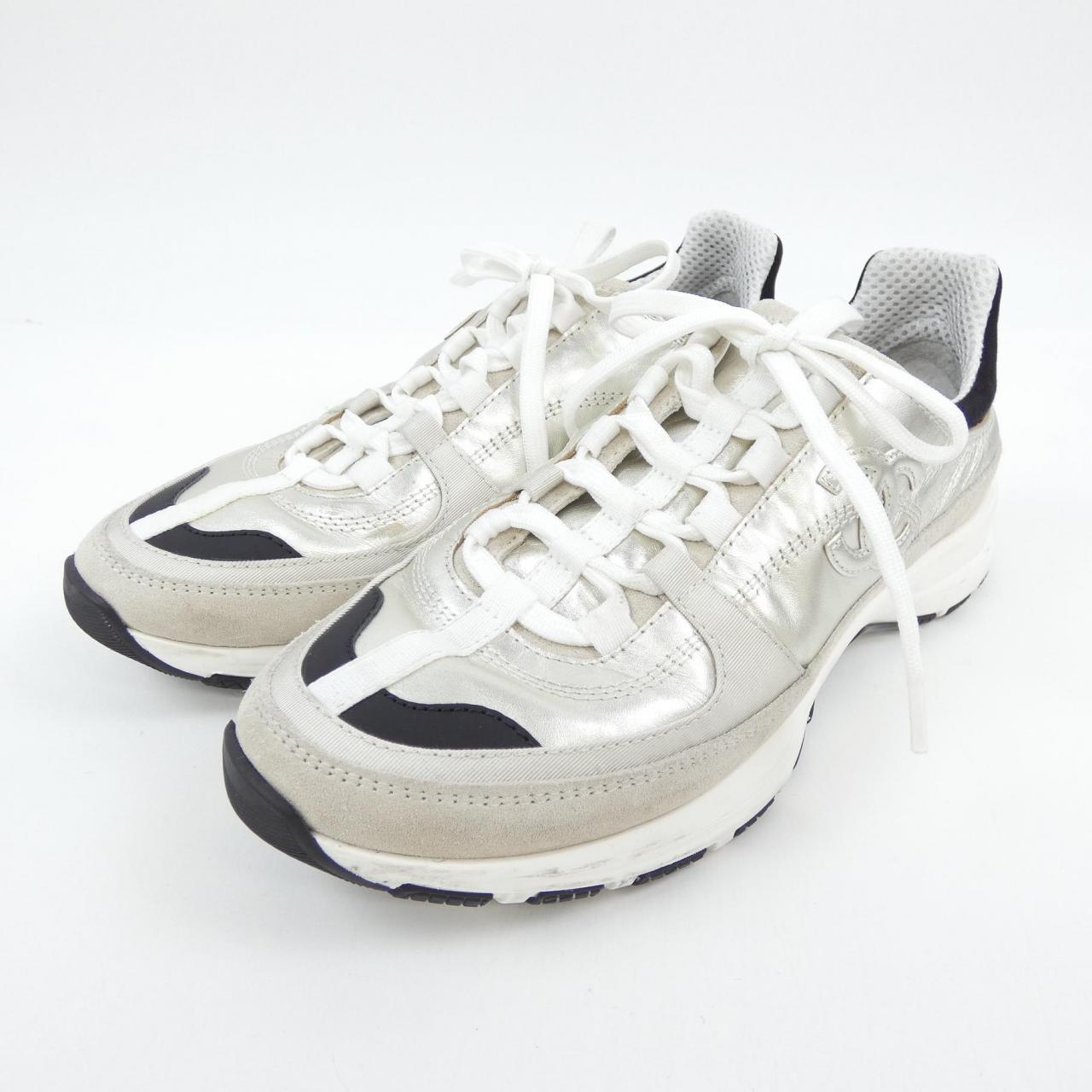 Chanel METIERS D'ART Laminated Calfskin Suede Calfskin Sneakers