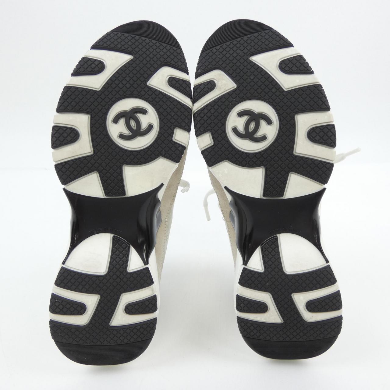 Chanel METIERS D'ART Laminated Calfskin Suede Calfskin Sneakers