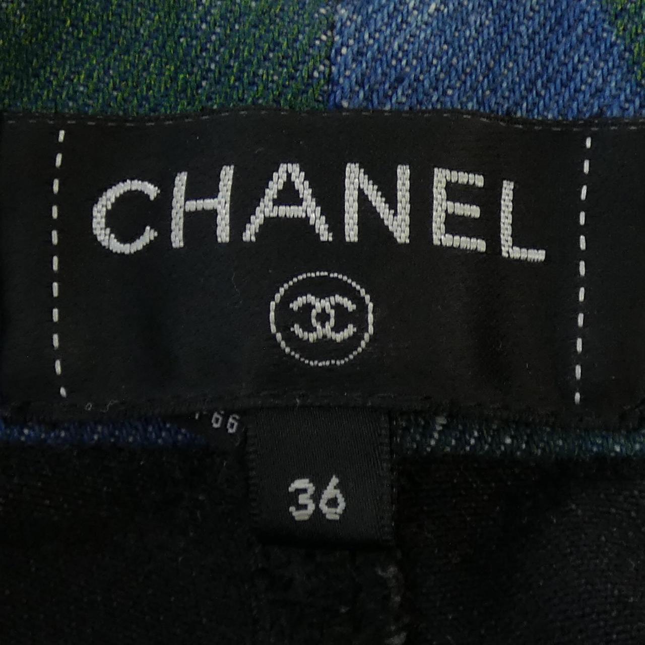 Chanel P72628V64373 Jeans