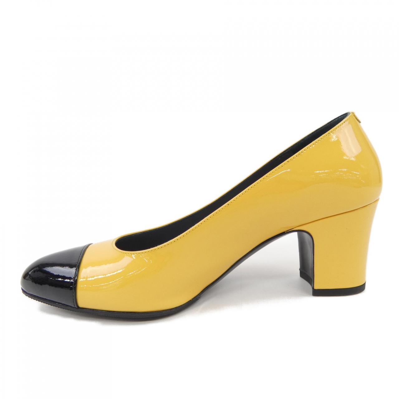 Chanel G45053B13339 Patent Calfskin Pumps