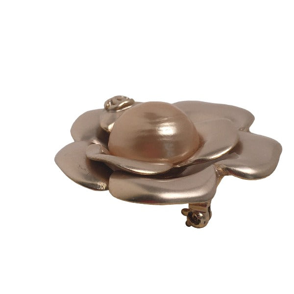 CHANEL Brooch metal Champagne Gold corsage CC logo camellia OOT Women  d