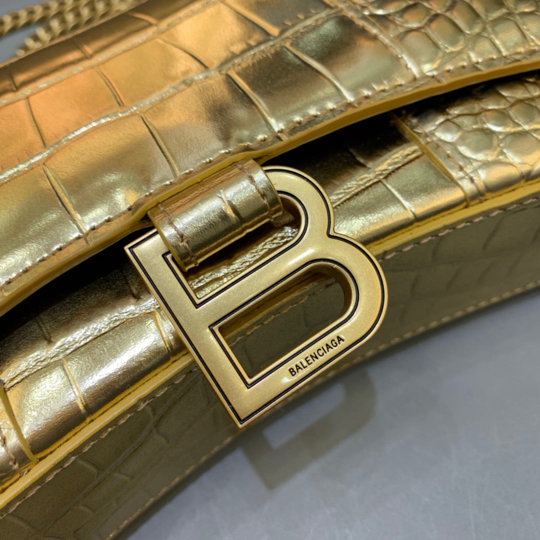 Top Quality Hourglass Wallet On Chain in Gold, For Women,  Bags 7.6in/19cm 6560501S49M8005