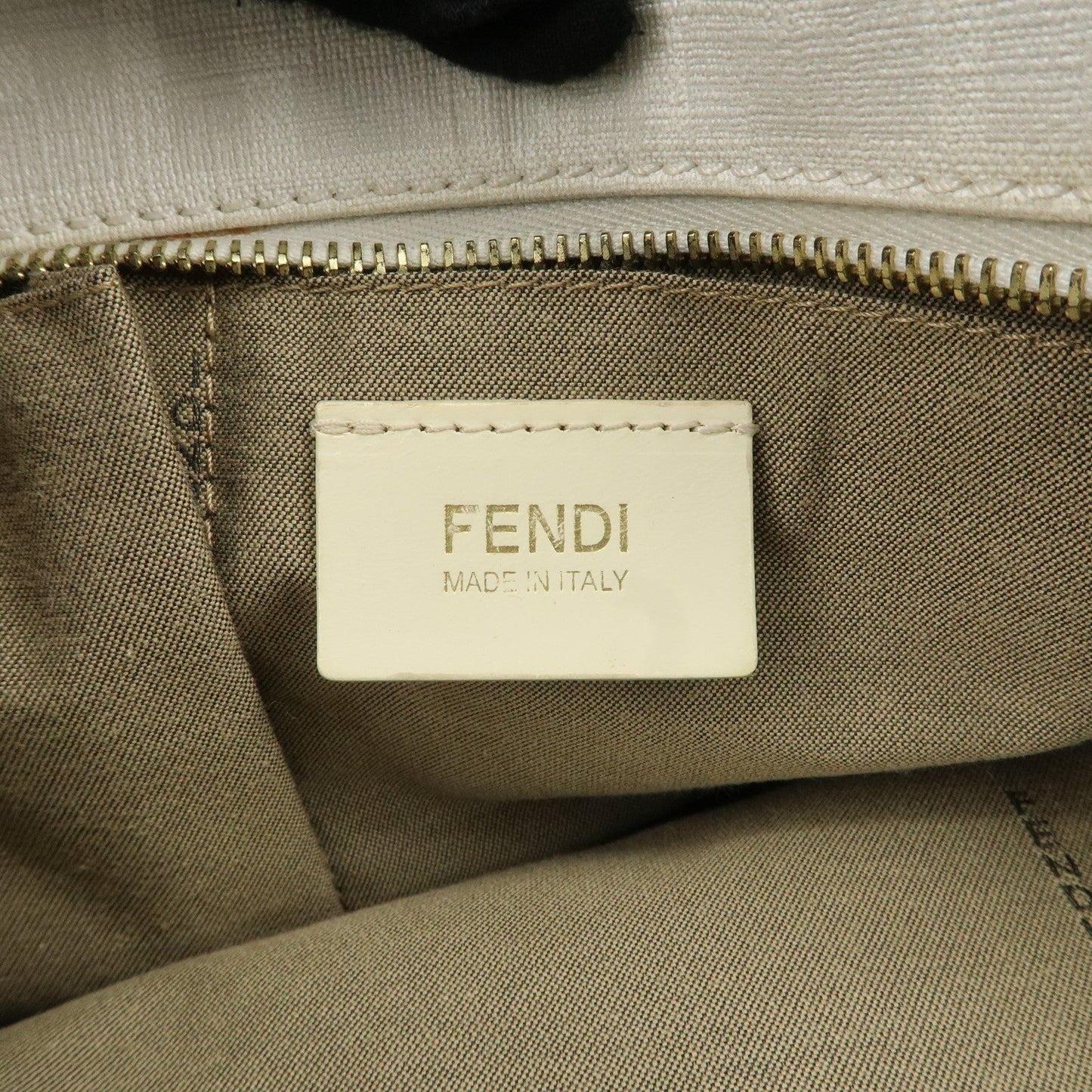 FENDI Zucca PVC Leather Shoulder Bag White Gold Hardware 8BR628  d