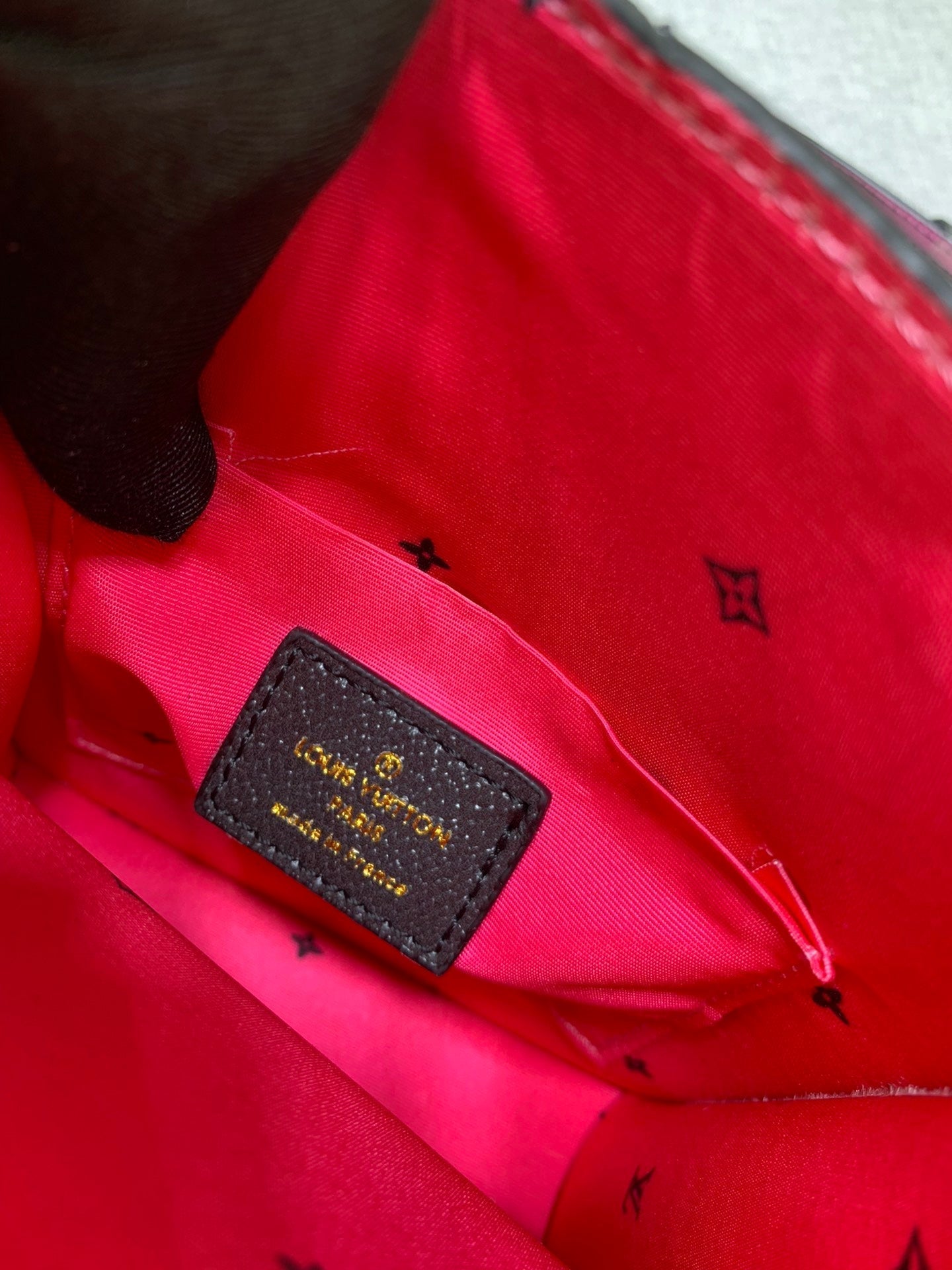 EN - Luxury Bags LUV 822