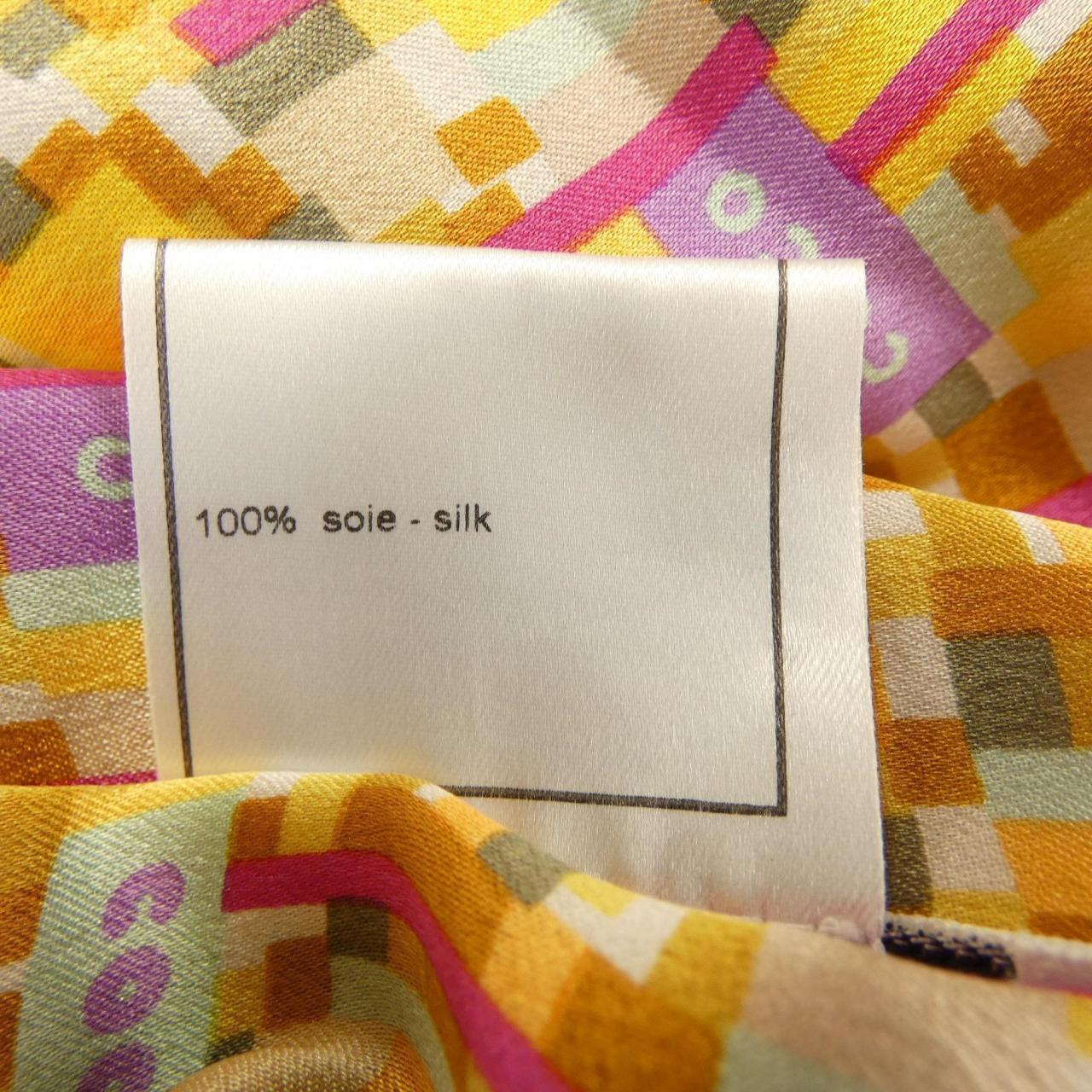 Chanel P18119V10382 Silk Shirt