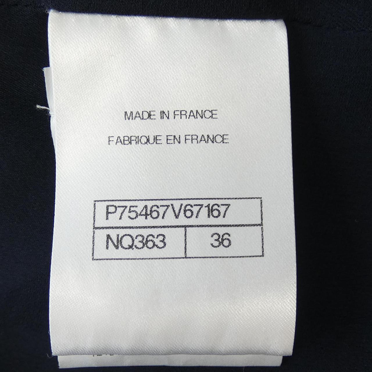 Chanel P75467V67167 23A Collarless Jacket