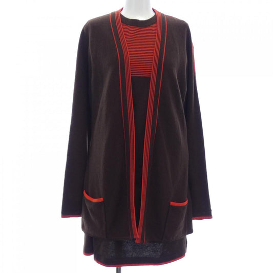 Chanel P09629V00380 97A Cashmere Three-piece Set