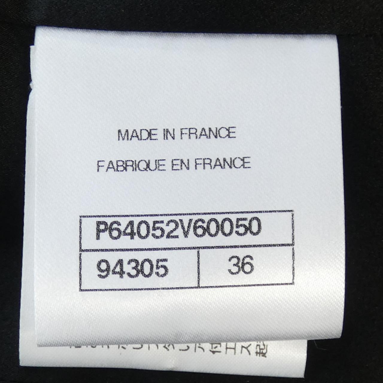 Chanel P64052V60050 Silk Collarless Jacket