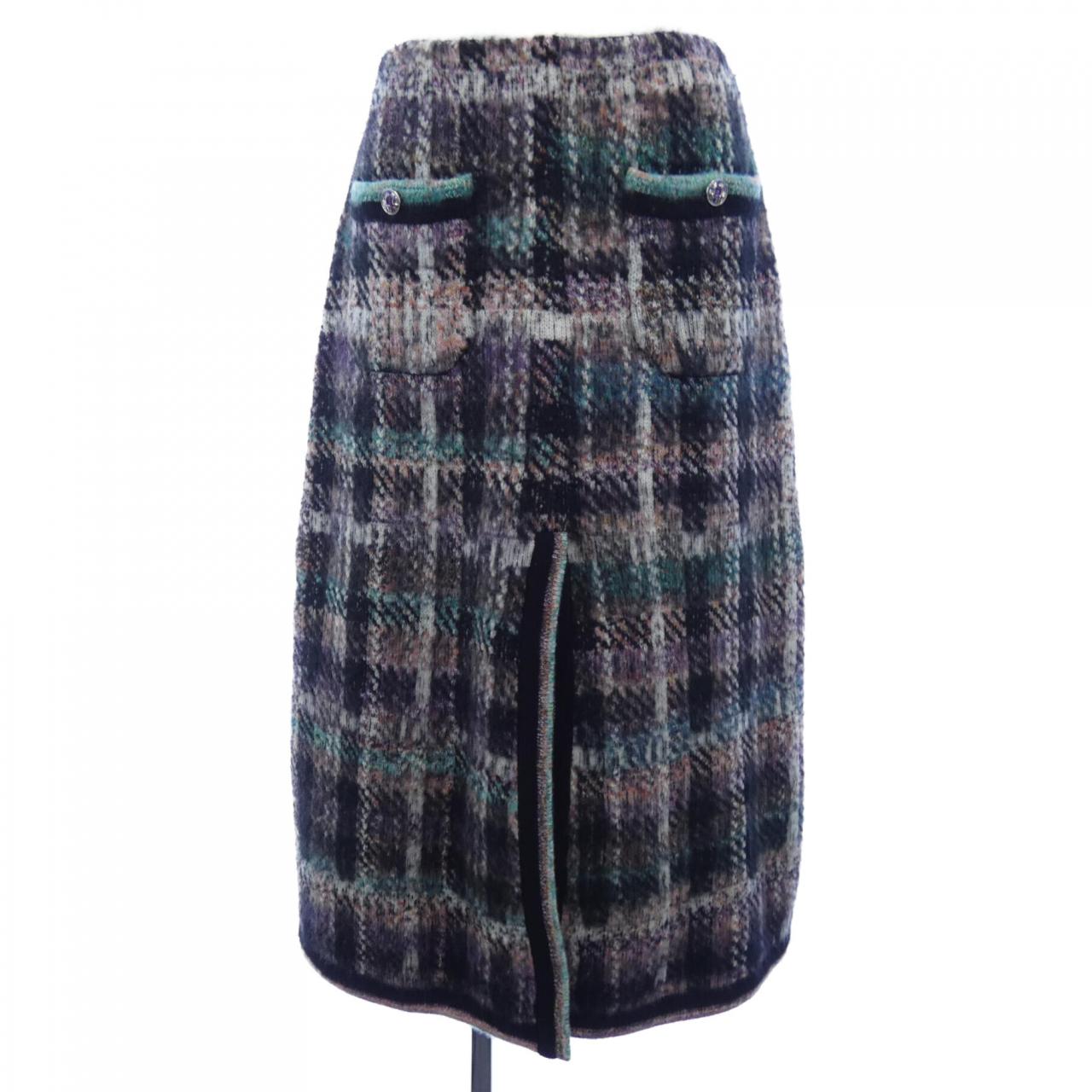 Chanel P73002K10501 22A Cashmere Skirt