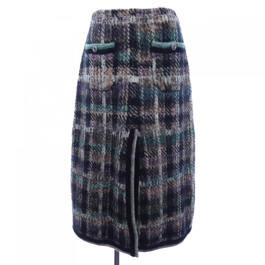 Chanel P73002K10501 22A Cashmere Skirt