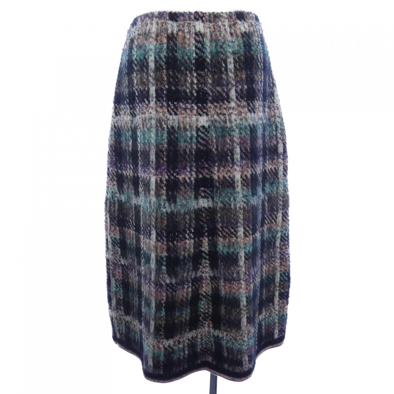 Chanel P73002K10501 22A Cashmere Skirt